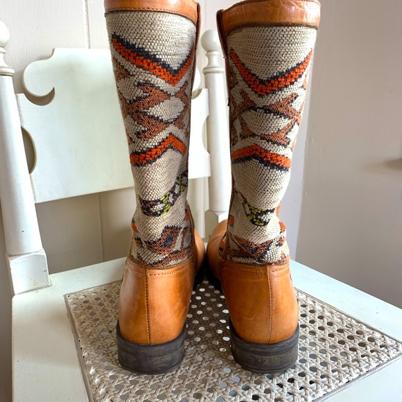 ERIC MICHAEL SOUTHWESTERN BOOT, SIZE 38 - Picture 3 of 8